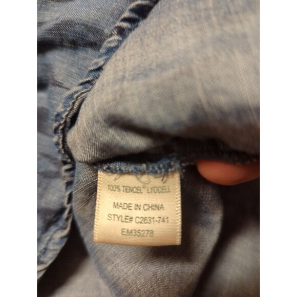 Cloth & Stone Shirt Womens Medium Blue Chambray Button Up Roll Tab Sleeve Hi Low - Picture 11 of 12